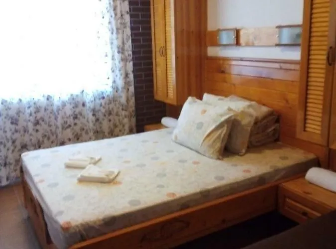 Doctor's House Pensión Sinemoretz